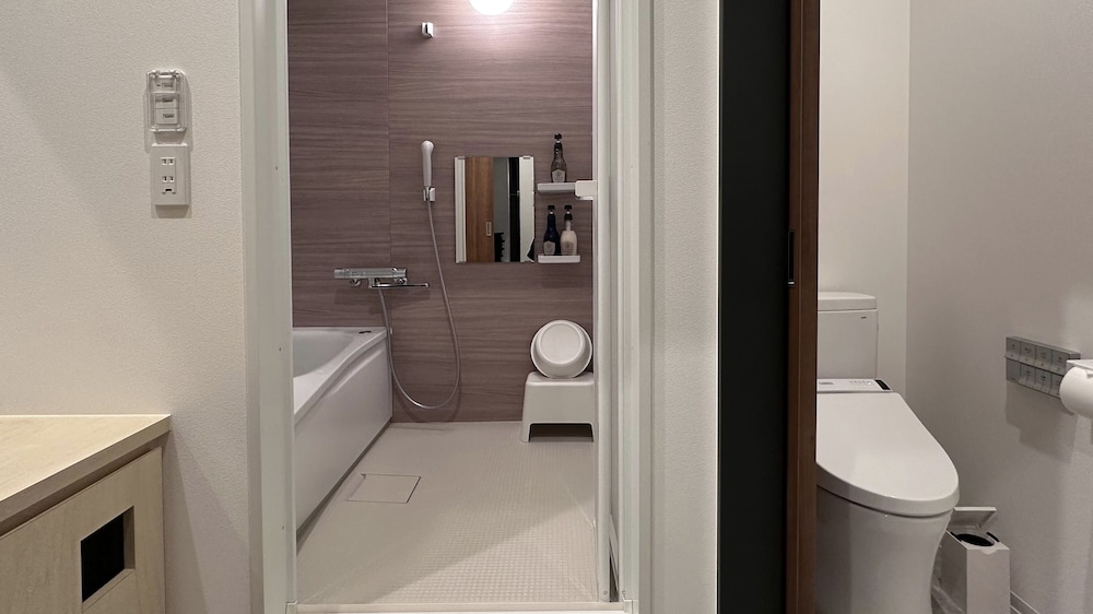 スーペリア ダブルルーム 禁煙 バスルーム0 | WeBase 京都 - ホステル