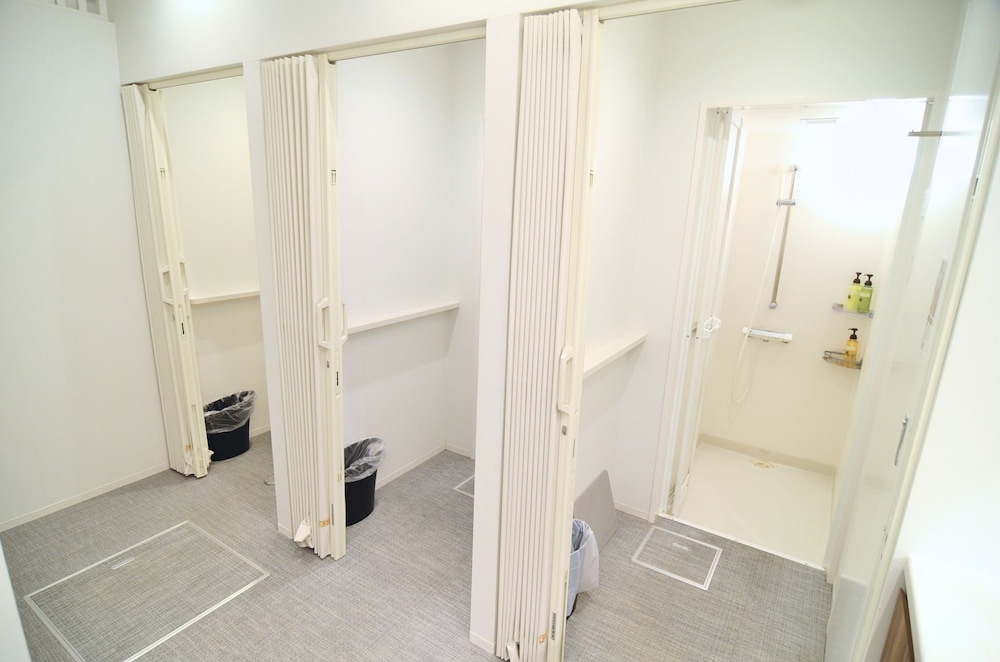 コンパクトツインルーム 禁煙 共用バスルーム0 | WeBase 京都 - ホステル