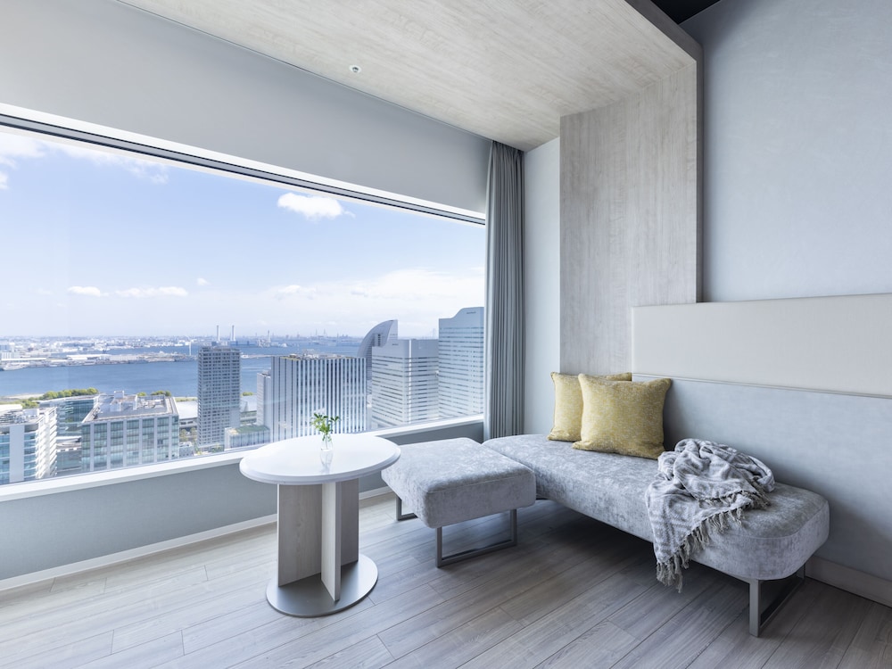 デラックスキング (禁煙) 客室2 | 三井ガーデンホテル横浜みなとみらいプレミア