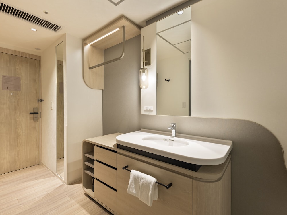 スーペリアクイーン (チェアタイプ) (禁煙) 客室1 | 三井ガーデンホテル横浜みなとみらいプレミア