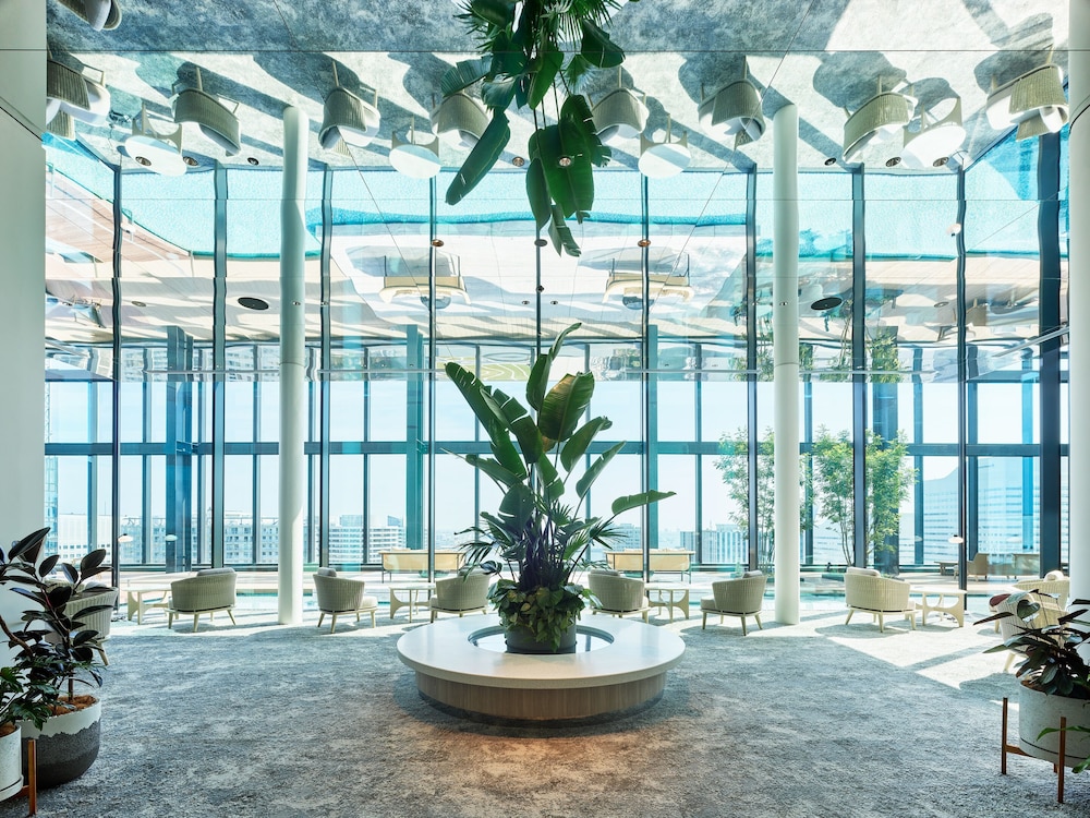 ロビー1 | 三井ガーデンホテル横浜みなとみらいプレミア