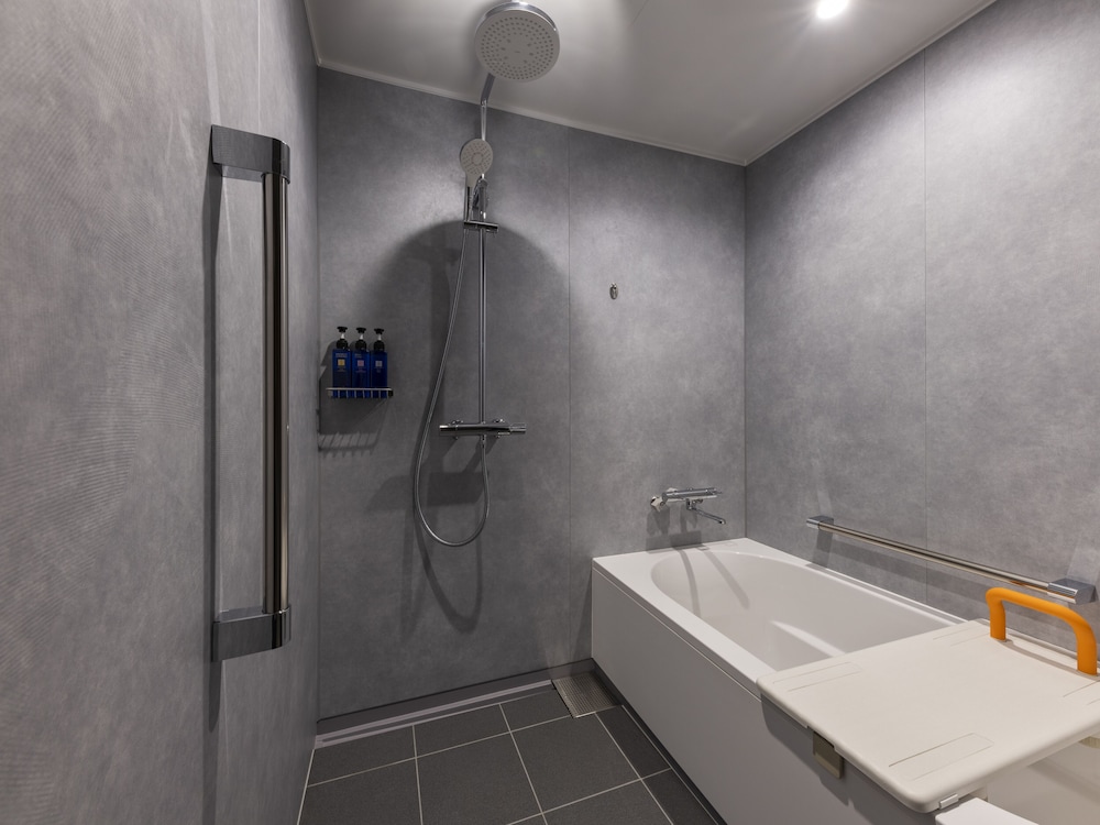 アクセシブルダブル (禁煙) バスルーム0 | 三井ガーデンホテル横浜みなとみらいプレミア