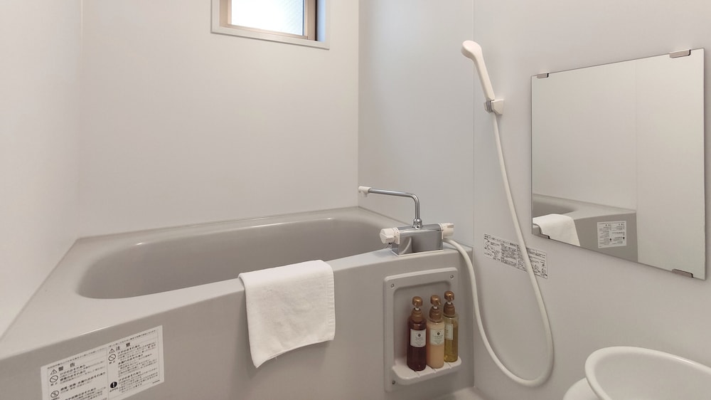 エコノミー ダブルルーム 禁煙 (チェックイン19時30分まで) バスルーム0 | West Japan 京都清水