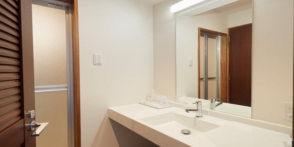 Japanese-Western Room With Sea View バスルーム1 | ホテルみゆきビーチ