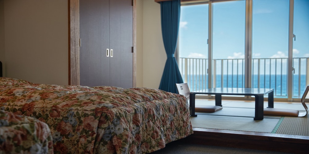 Japanese-Western Room With Sea View 客室2 | ホテルみゆきビーチ