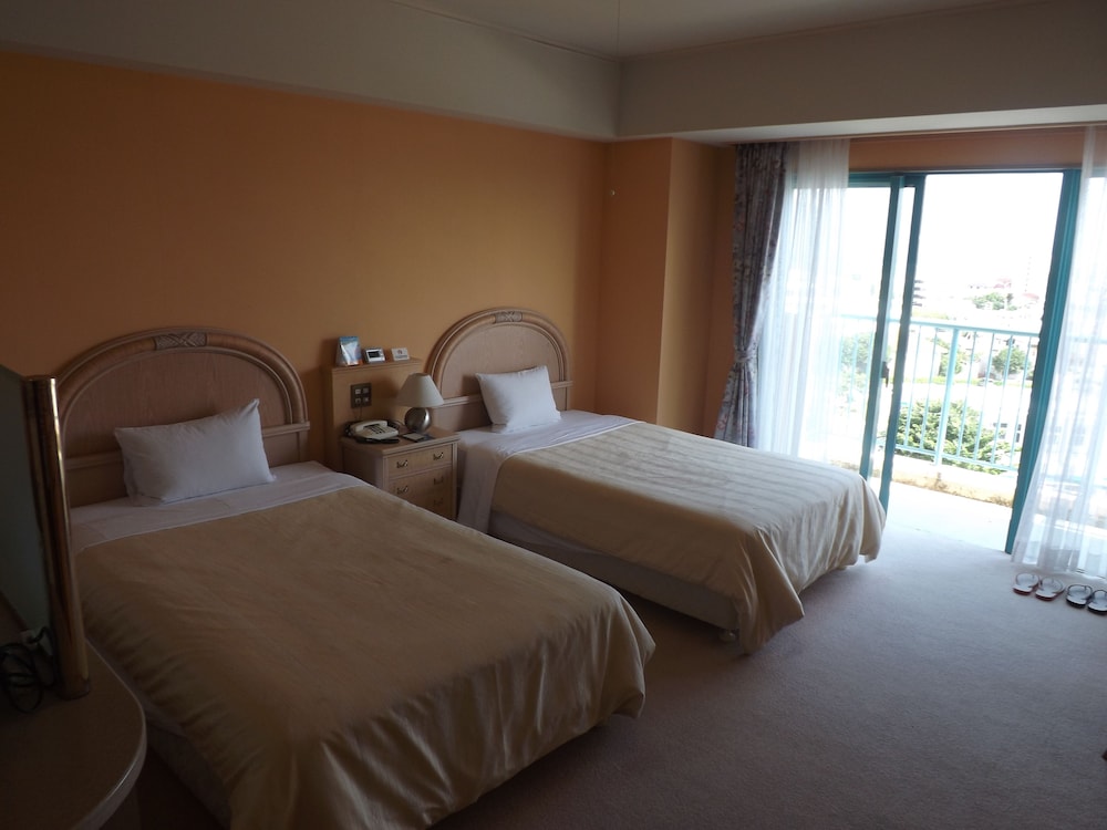 ツインルーム 客室1 | ホテルベルハーモニー石垣島