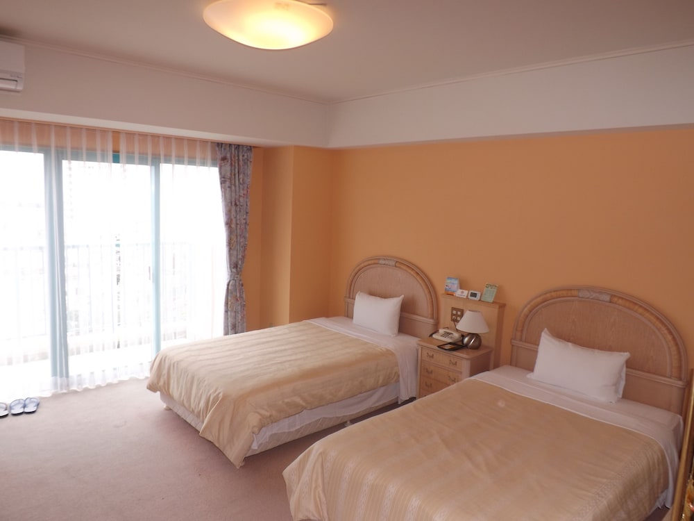 ツインルーム 客室2 | ホテルベルハーモニー石垣島