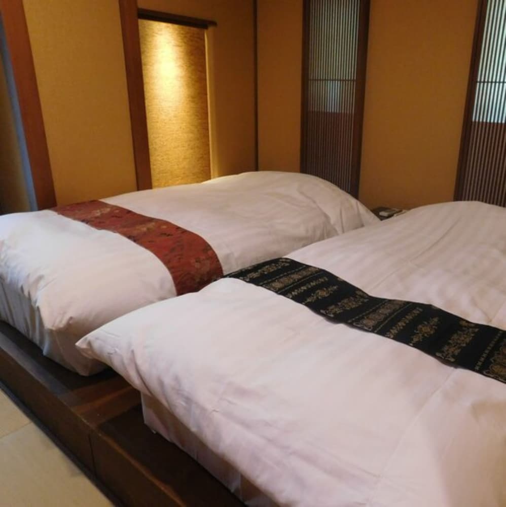 特別室　明神 - 懐石コースの夕食と和定食の朝食（ともに魚介類が中心）の1泊2食付 客室1 | 箱根料理宿弓庵