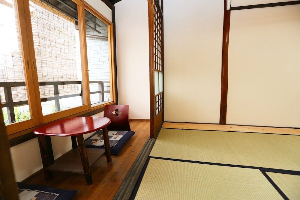 京町家一棟貸し (最大10名利用可能) 禁煙 リビング エリア0 | 古都庵