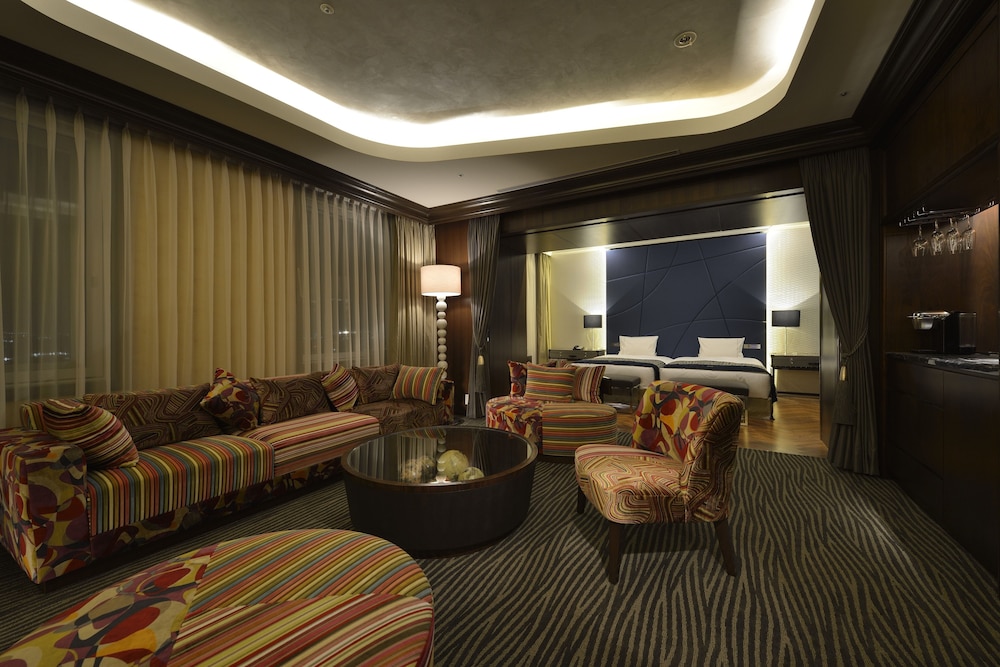 スイート | ザ ロイヤルパークホテル 東京羽田空港第3旅客ターミナルビル内