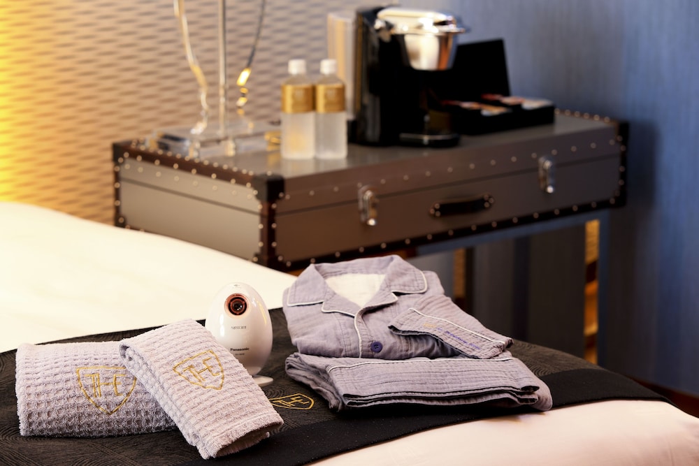 スイート (Collaboration) 客室2 | ザ ロイヤルパークホテル 東京羽田空港第3旅客ターミナルビル内