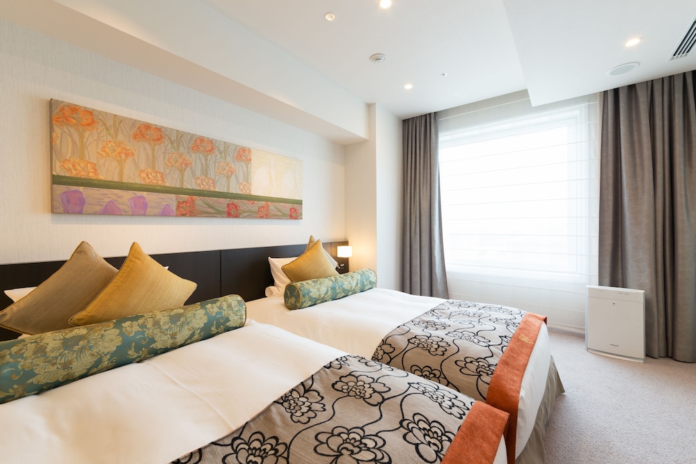 スイート (Collaboration) | ザ ロイヤルパークホテル 東京羽田空港第3旅客ターミナルビル内