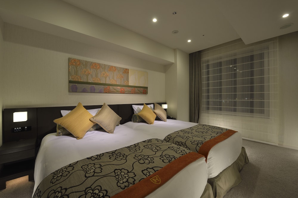 スイート (Collaboration) 客室1 | ザ ロイヤルパークホテル 東京羽田空港第3旅客ターミナルビル内