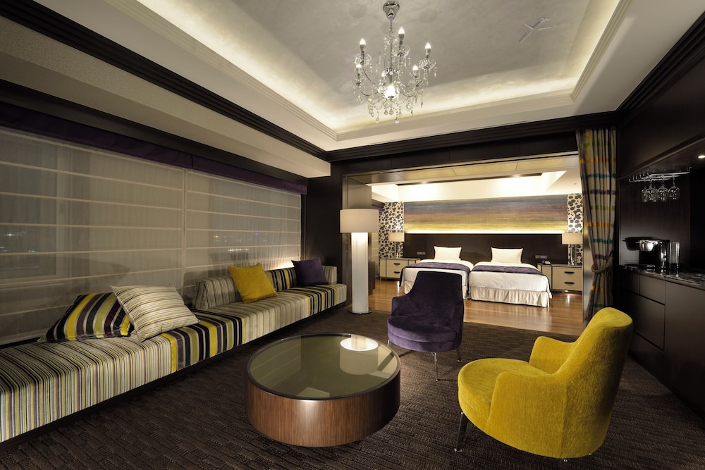 スイート 客室4 | ザ ロイヤルパークホテル 東京羽田空港第3旅客ターミナルビル内