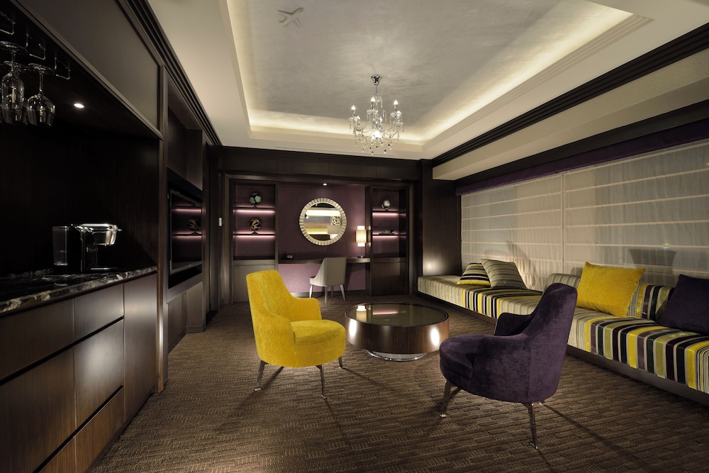 スイート 客室5 | ザ ロイヤルパークホテル 東京羽田空港第3旅客ターミナルビル内