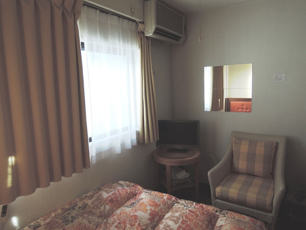 スタンダードダブルルーム　共用バスルーム・トイレ付 客室2 | 日光パークロッジ 東武駅前