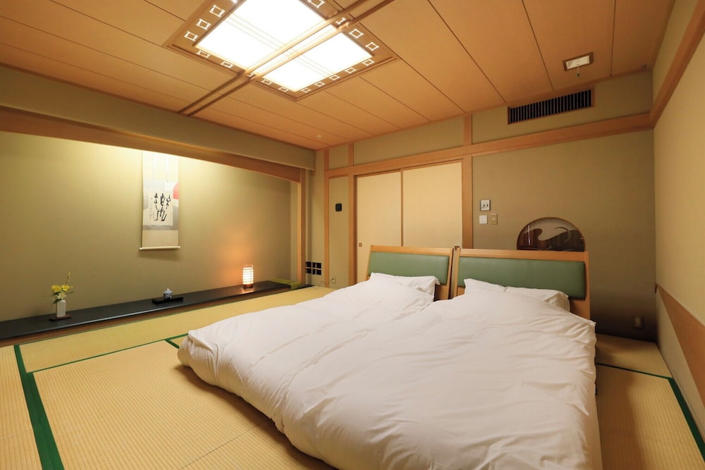 和室 スタンダードルーム 禁煙 客室1 | 割烹旅館 若松