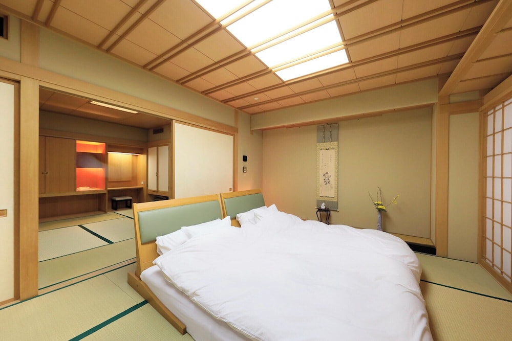 和室 スーペリアルーム 禁煙 客室3 | 割烹旅館 若松