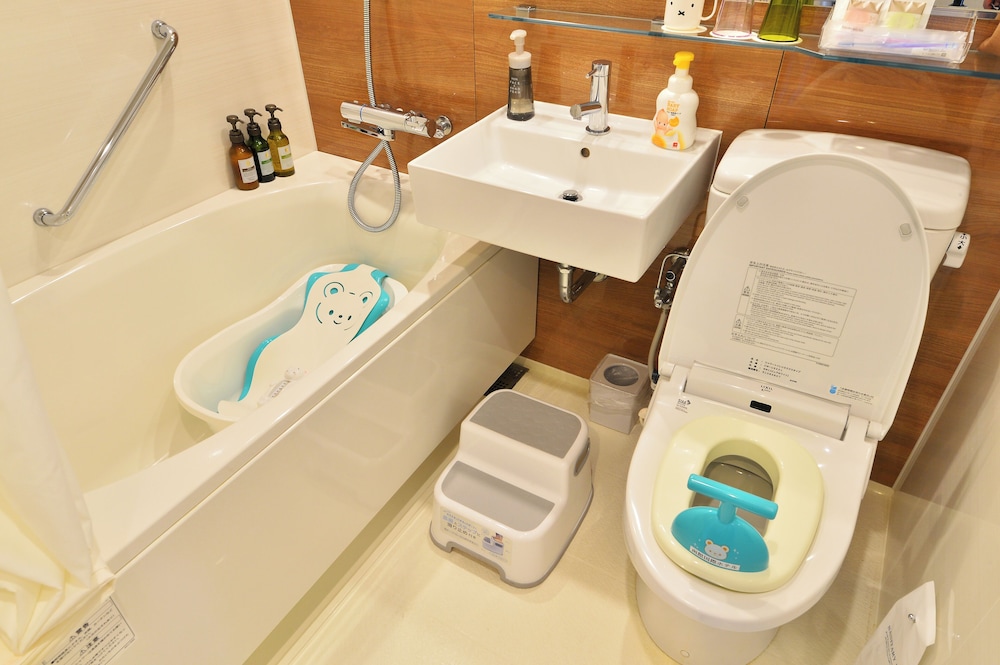 ベビーキッズルーム(禁煙) バスルーム0 | 函館国際ホテル