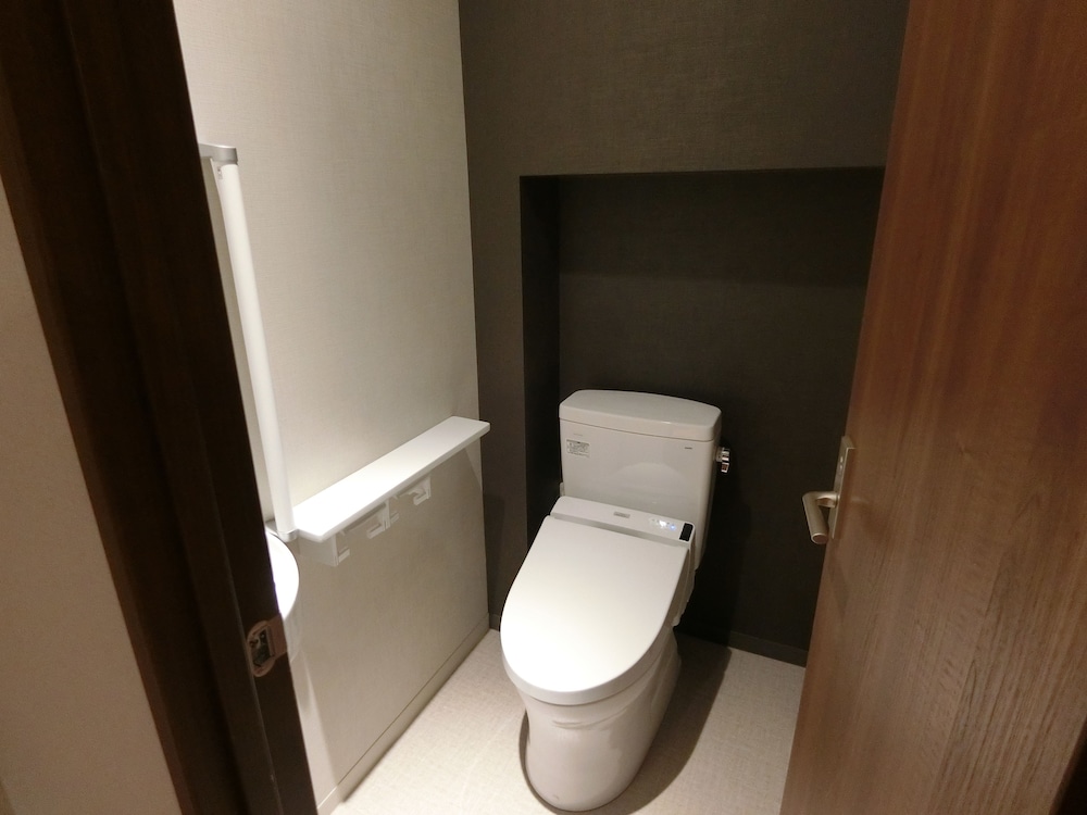 ファミリールームA (4-7名様用) バスルーム0 | 野上本館