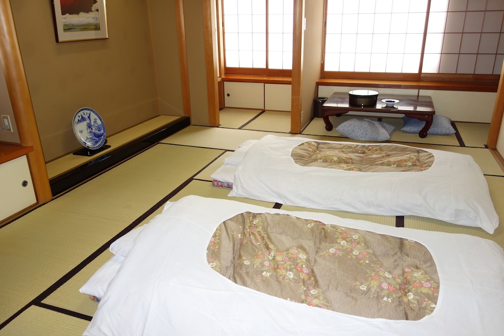 スーペリア 和室 バス付き (禁煙) 客室1 | 睦館