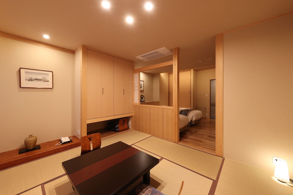 和洋室 デラックスルーム 温泉風呂付 (禁煙) 客室3 | 睦館