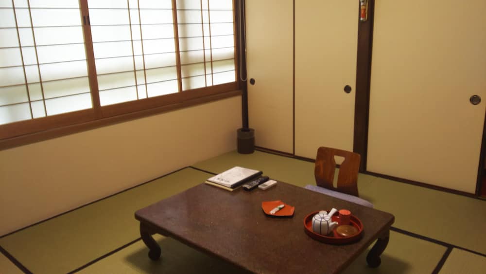 スタンダード 和室 共用バス (禁煙) 客室1 | 睦館