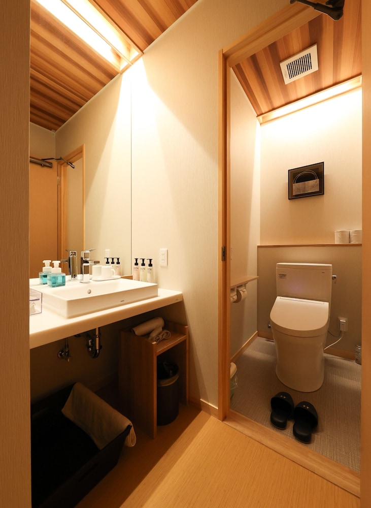 コンフォート ツインルーム シャワー付 禁煙 客室1 | 睦館