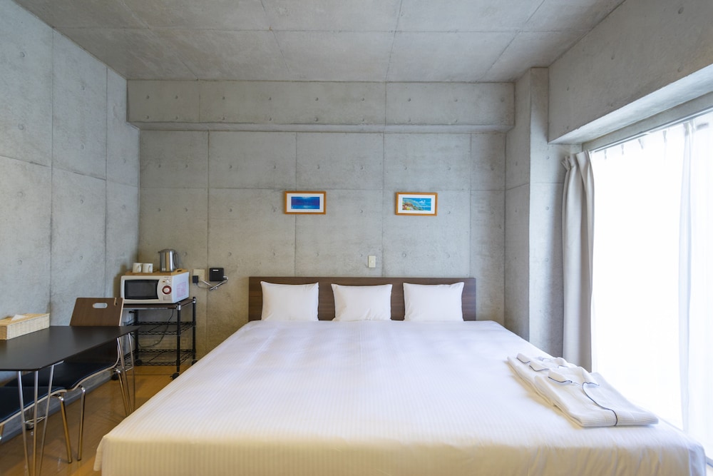 [本館] コンフォートキング (禁煙) | 那覇ウエスト イン