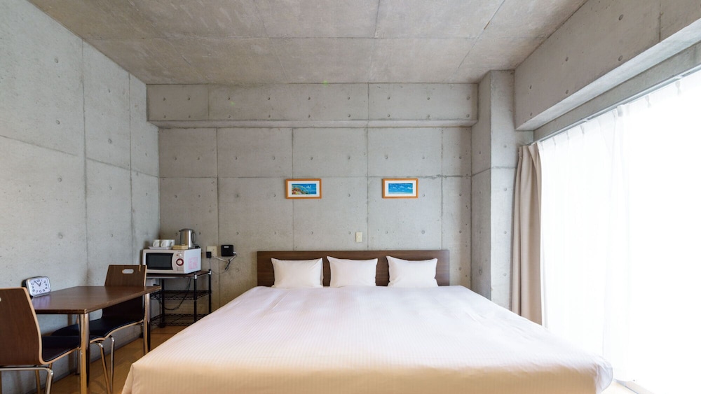 [本館] コンフォートキング (禁煙) | 那覇ウエスト イン