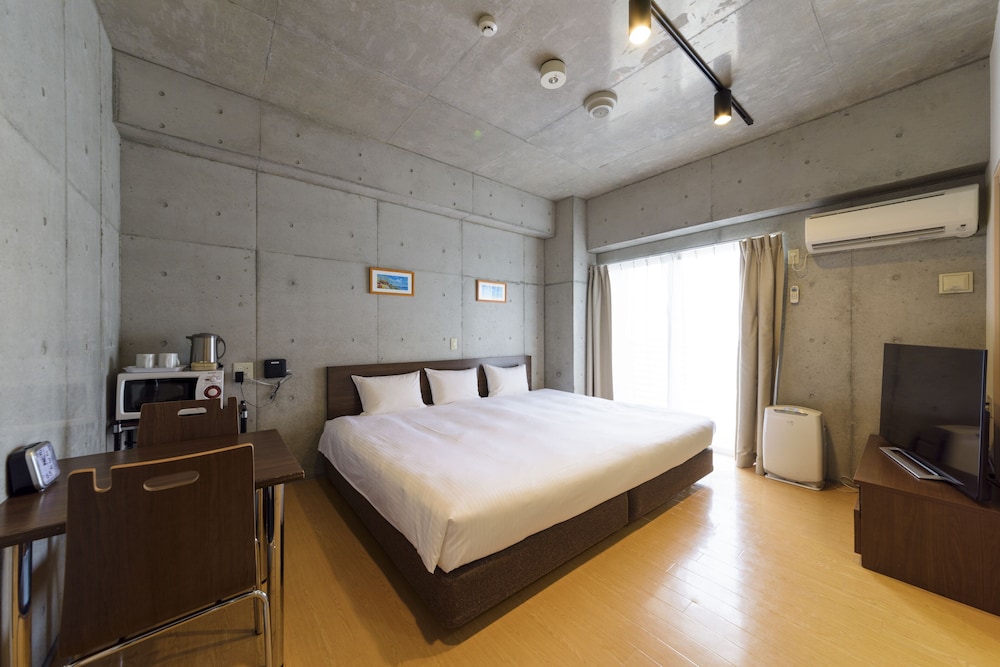 [本館] コンフォートキング (禁煙) 客室3 | 那覇ウエスト イン