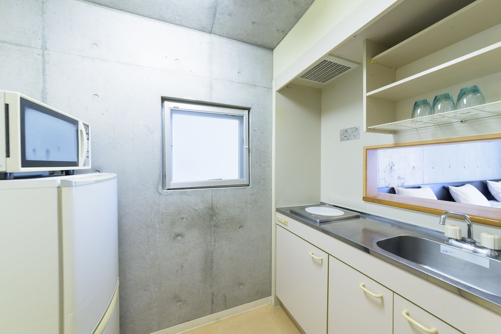 [本館] レジデンスハリウッドツイン (キッチン付) (禁煙) 専用キッチン0 | 那覇ウエスト イン