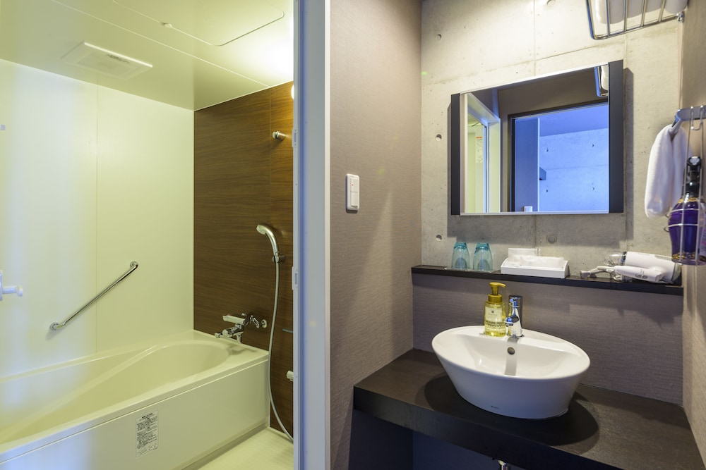 新館 ハリウッドツイン 上層階確約 禁煙 バスルーム1 | 那覇ウエスト イン