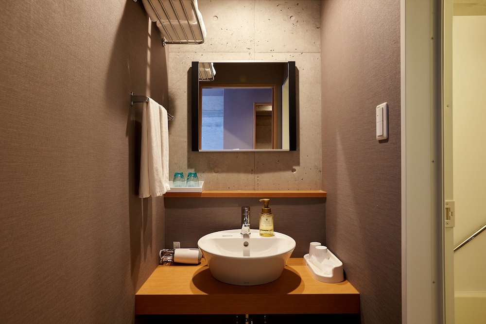 新館 スタンダードツイン 禁煙 バスルーム1 | 那覇ウエスト イン