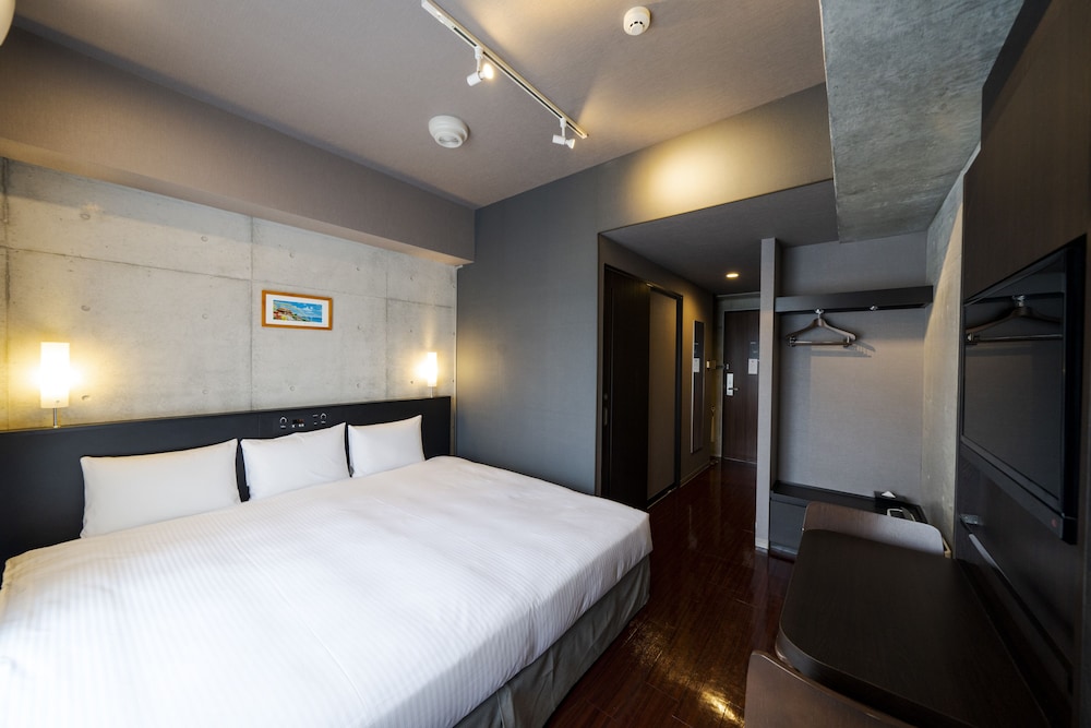 [新館] キング (禁煙) 客室4 | 那覇ウエスト イン