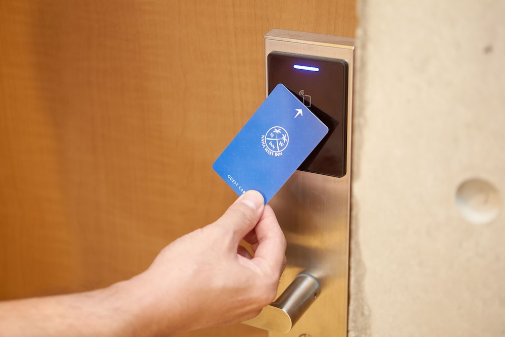 新館カジュアルダブル 禁煙 客室の設備とサービス3 | 那覇ウエスト イン