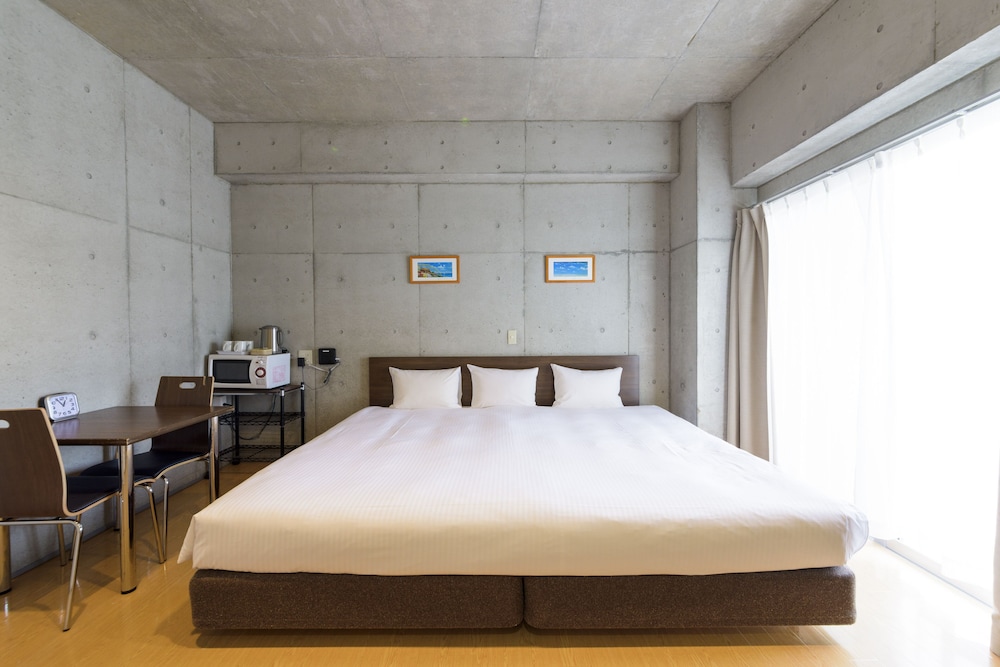 [本館] コンフォートキング (禁煙) 客室5 | 那覇ウエスト イン