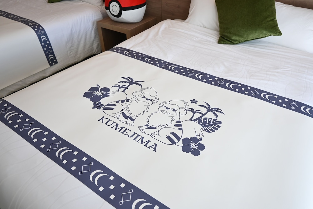 おきなわ応援ポケモン「ガーディコラボルーム」スーペリアツイン 禁煙 客室2 | ウォーターマークホテル沖縄 久米アイランド