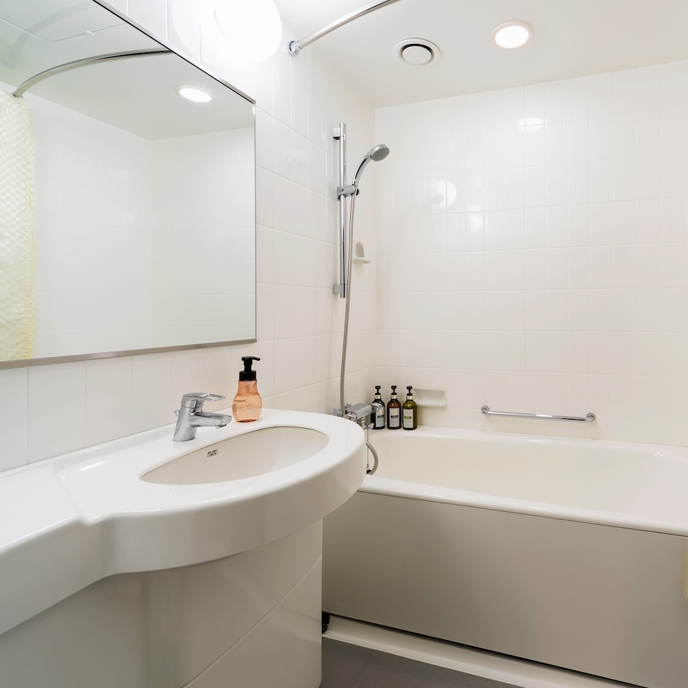 [喫煙] スタンダードダブルルーム/16平米/160cm ベッド1台 バスルーム0 | ホテルウィングインターナショナルプレミアム東京四谷