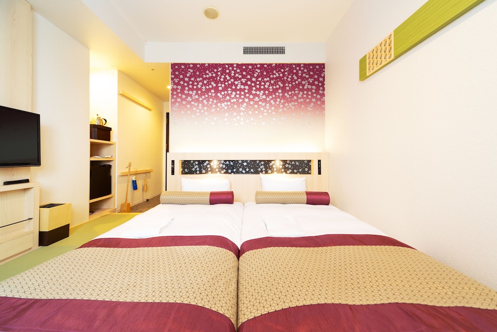 [禁煙] 最上階さくらツインルーム/16平米/97cm ベッド2台 客室2 | ホテルウィングインターナショナルプレミアム東京四谷