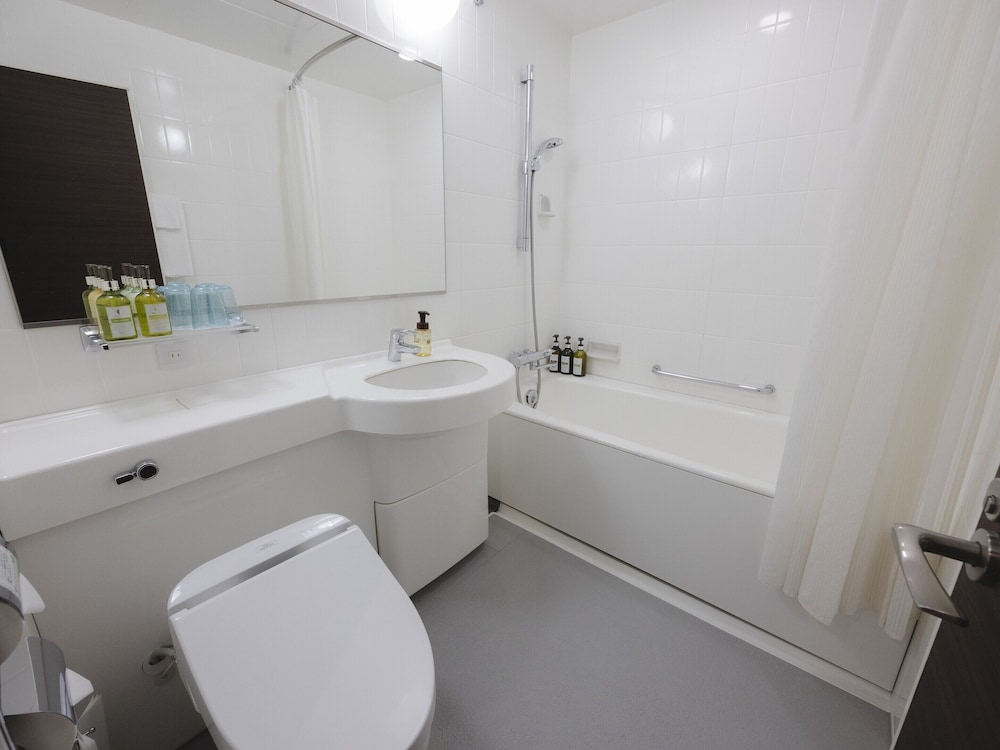 [禁煙] エグゼクティブツインルーム/32平米/120cmベッド2台+EXベッド1台 バスルーム2 | ホテルウィングインターナショナルプレミアム東京四谷