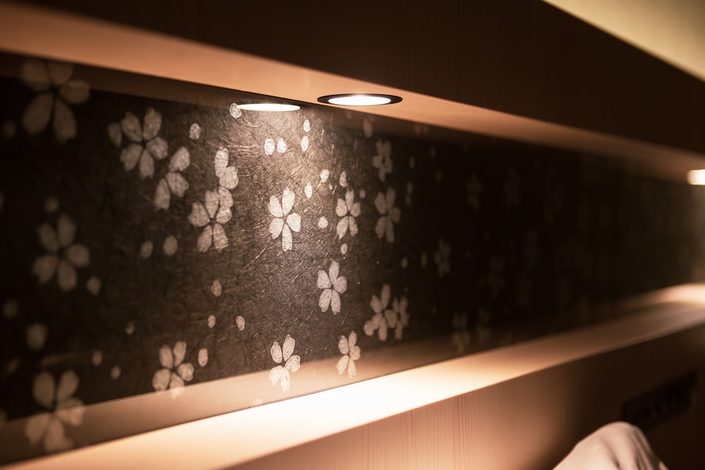 [禁煙] 最上階さくらダブルルーム/15平米/160cm ベッド1台 客室2 | ホテルウィングインターナショナルプレミアム東京四谷