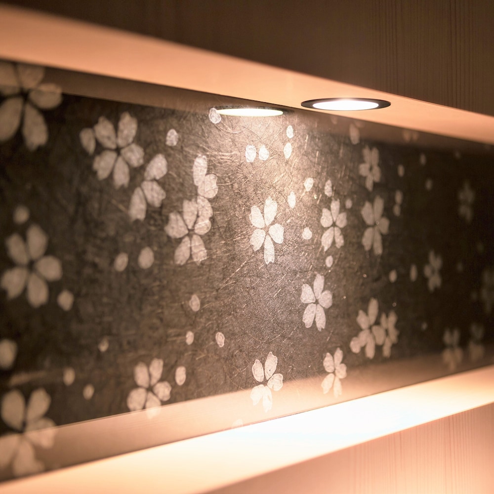 [禁煙] 最上階さくらスイートルーム/32平米/97cmベッド3台 客室1 | ホテルウィングインターナショナルプレミアム東京四谷