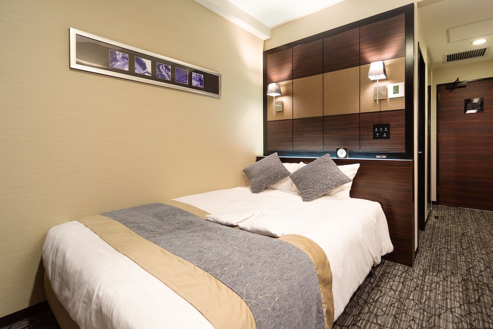 [禁煙] スモールダブルルーム/15平米/140cmベッド1台 | ホテルウィングインターナショナルプレミアム東京四谷