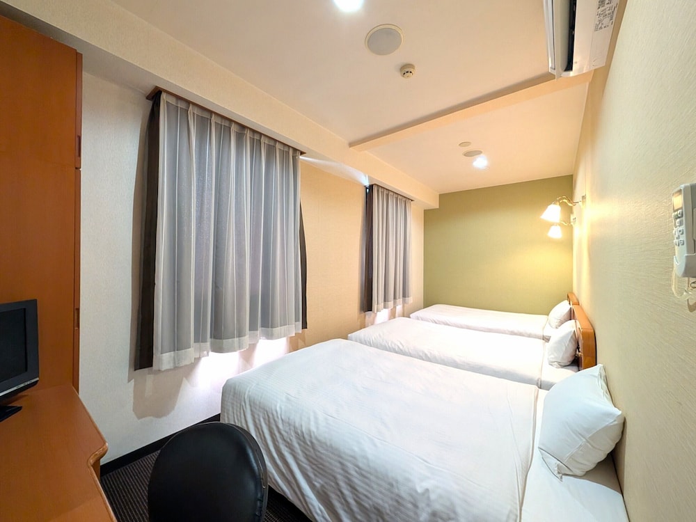 トリプルルーム ベッドルーム (複数) 禁煙 客室3 | 水前寺コンフォートホテル
