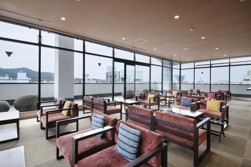 ロビーラウンジ1 | 伊勢外宮参道 伊勢神泉