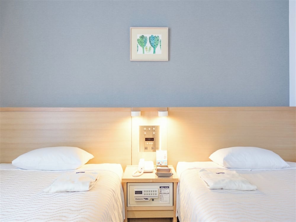 エコノミー ツインルーム 禁煙 客室4 | ホテル　ライジング サン 宮古島