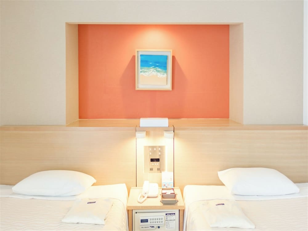 デラックス ツインルーム 禁煙 客室3 | ホテル　ライジング サン 宮古島