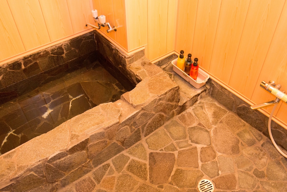 トラディショナル ルーム 布団 禁煙 バスルーム1 | 神戸有馬温泉 元湯 龍泉閣