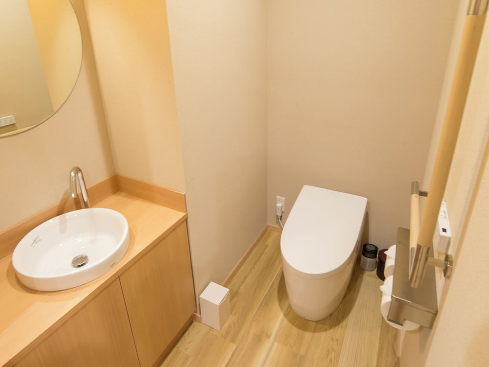 金泉露天風呂付ファミリースイートルーム　はな 客室の設備とサービス2 | 神戸有馬温泉 元湯 龍泉閣